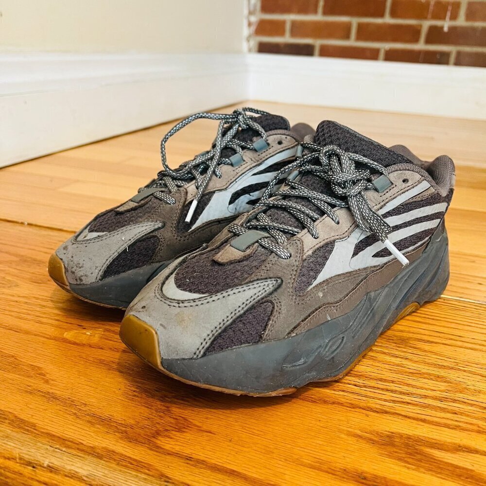 Adidas Yeezy Boost 700 V2 Geode EG6860 Men US 10.5 Size - Picture 8 of 13